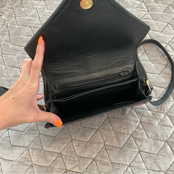 Vintage Textured Black and Brown Purse - Picture 5 of 5